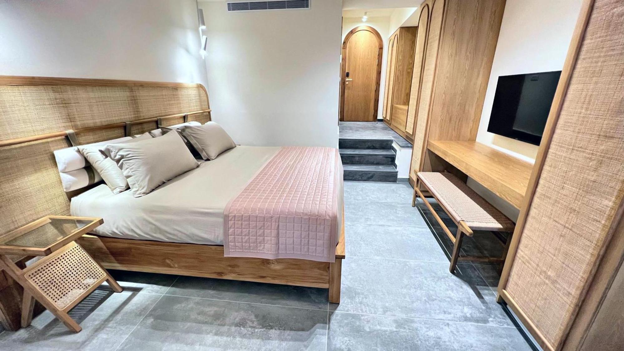 Byblos Ocean Blue Hotel & Resort -Jbeil מראה חיצוני תמונה